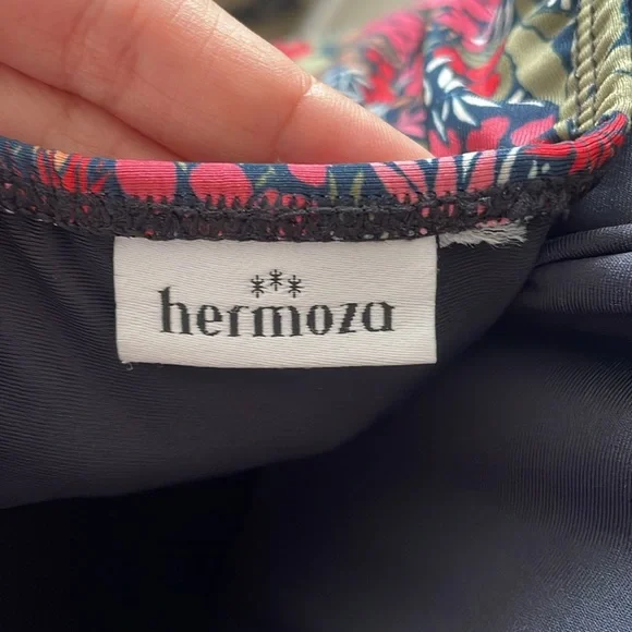 Hermosa - Genevieve High Halter Neck Sash Tie One-Piece Swimsuit - Picture 8 of 8